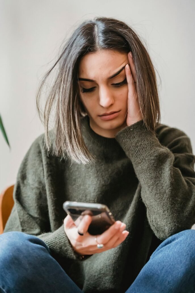 السوشال ميديا والنفسية المحطمة_كلنا أمهات