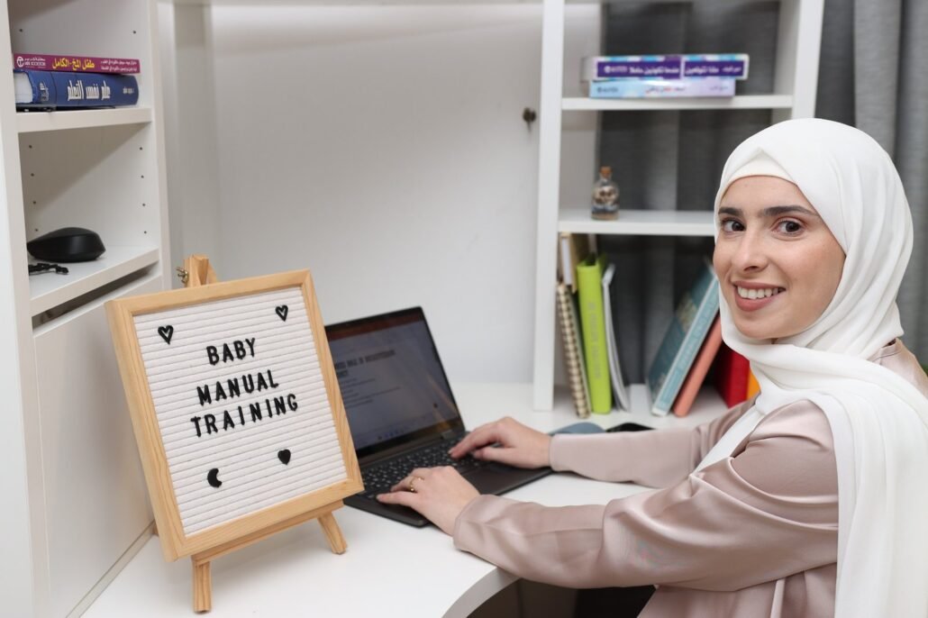 استمرار الأمهات في العمل_كلنا أمهات